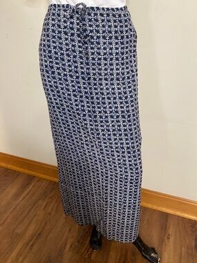 Navy & White Patterned Maxi Skirt
Item# SSsk1